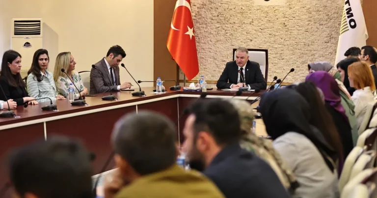 tmoda-eksper-ve-muhasebe-kursiyerleriyle-bulustu-BREkcY3N.webp