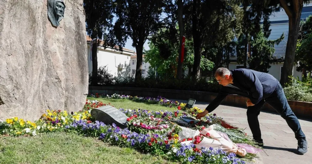 zubeyde-hanimin-anit-mezarina-ziyaret-VaDr8nr7.webp